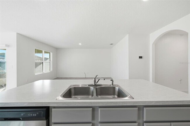 Building Photo - 2633 Grand Central Ave