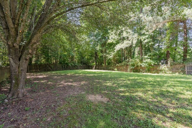 Building Photo - 3 Bedroom 2 Bathroom Home in Walden Creek