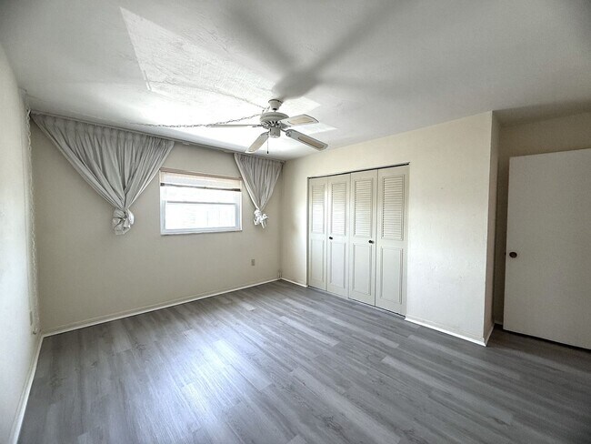 Building Photo - FIRST MONTHS RENT FREE!!! Beautiful 2 MASTER SUITE CONDO in Central Ft. Myers with Over 1200 Sqft.
