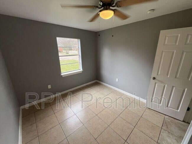 Building Photo - 5149 Baker Blvd