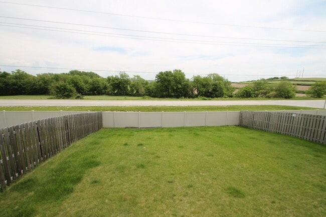 Building Photo - Fall Move In Special!!!  1/2 Off 1st Month...