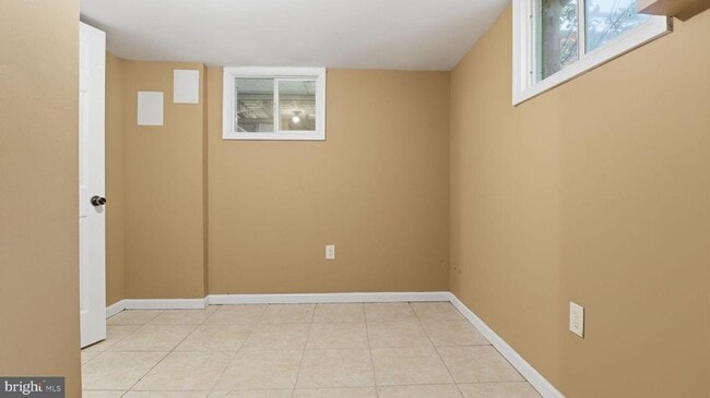 Building Photo - 1703 Tioga Rd