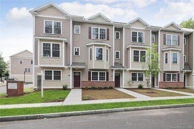 Building Photo - 35 Ringgold St