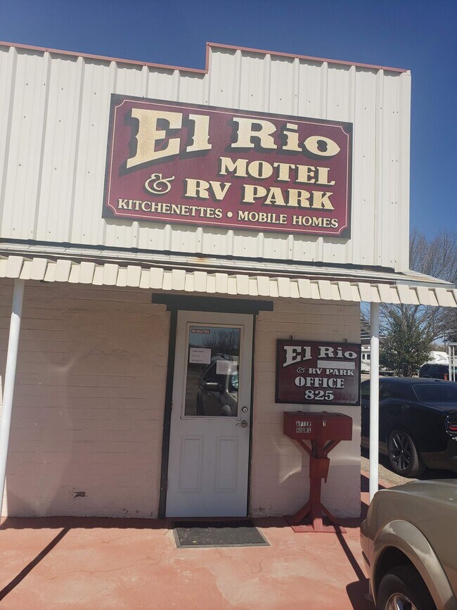 Building Photo - Affordable Mobile Home in El Rio park.