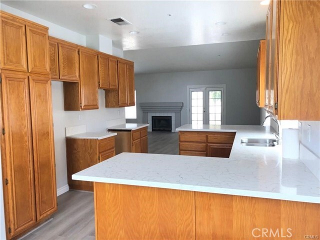 Building Photo - 15974 Sunburst Dr