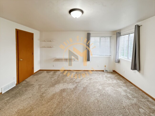 Building Photo - 466 S Good Hope Rd