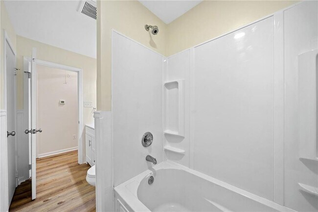 Building Photo - 1467 Thompson Pl
