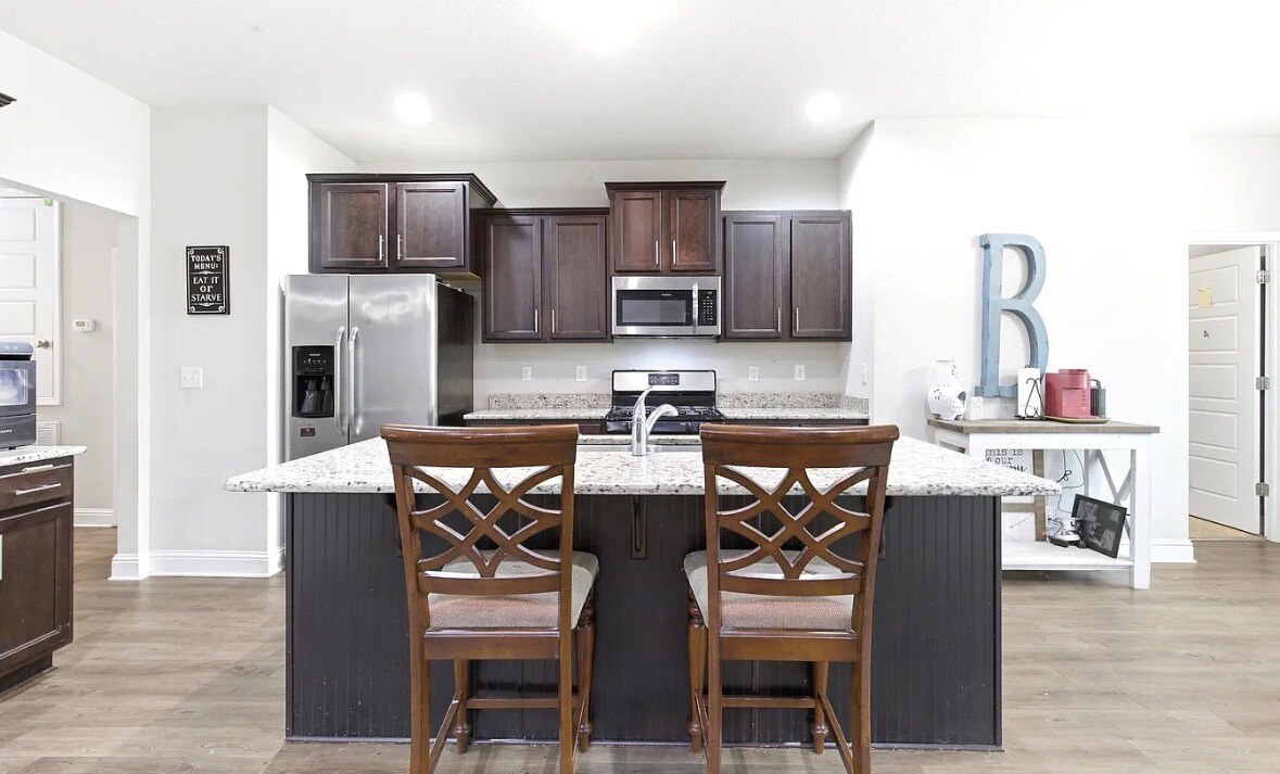 Building Photo - 12561 Waxwing Ave