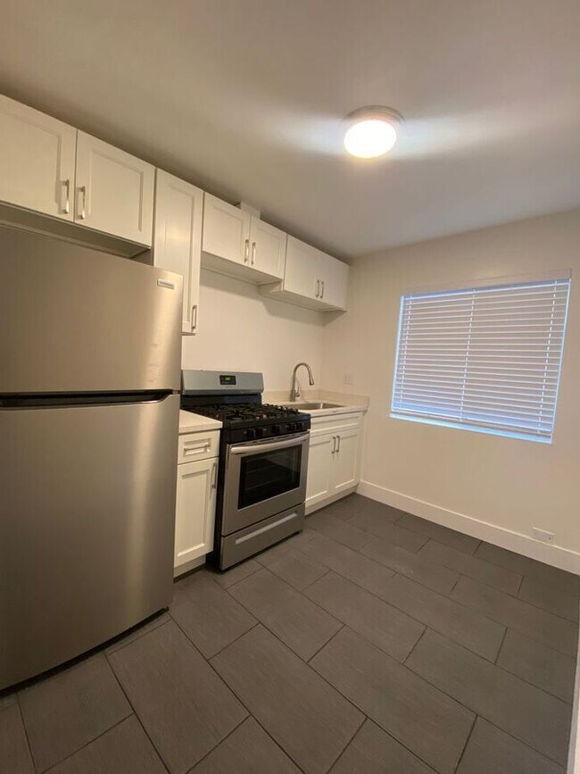 Building Photo - 2140 California St