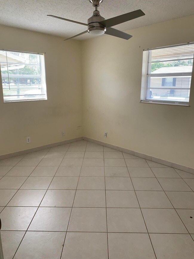 Building Photo - 2802 Regency Ct