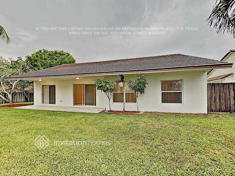 Building Photo - 4705 NW 76th St