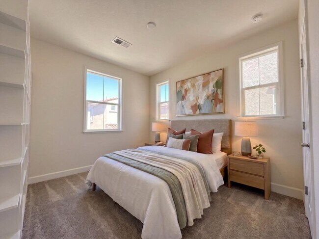 Building Photo - 2017 Mary Helen Ln