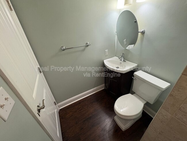 Building Photo - 606 Dylan Ct