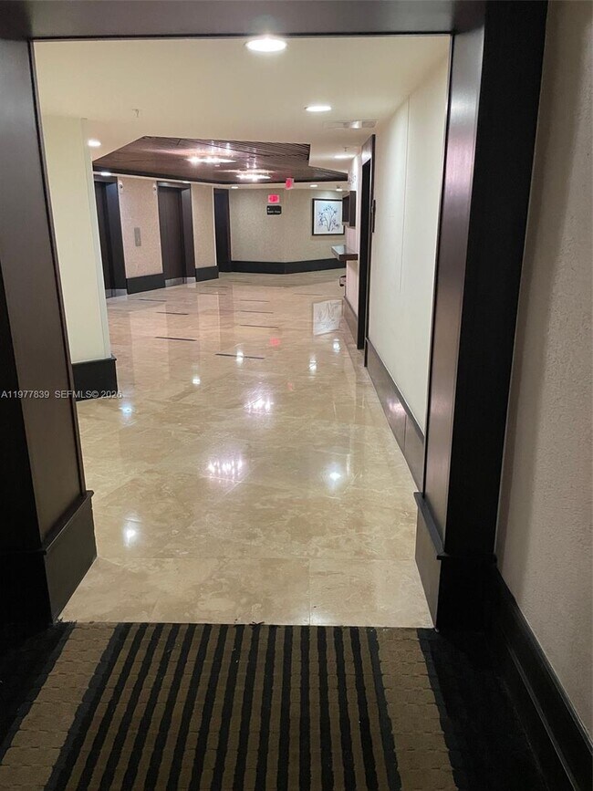 Building Photo - 1500 Bay Rd