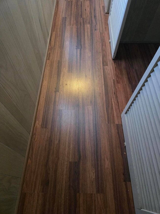 Building Photo - 13 Loafing St