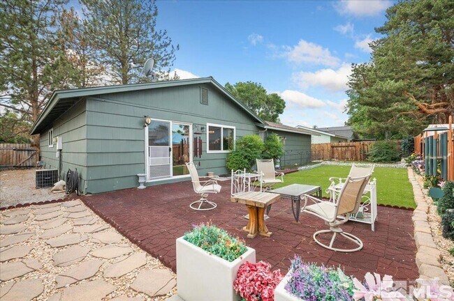 Building Photo - 968 Rio Vista Dr