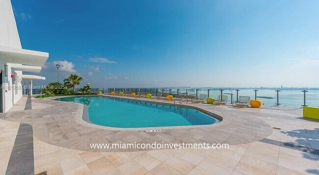 Building Photo - 501 NE 31st St