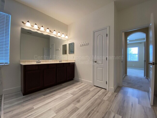 Building Photo - 13131 Penshurst Ln