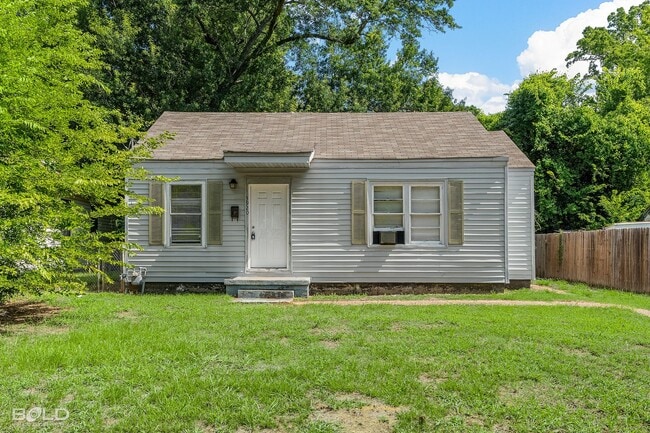 Building Photo - 3920 Huston St