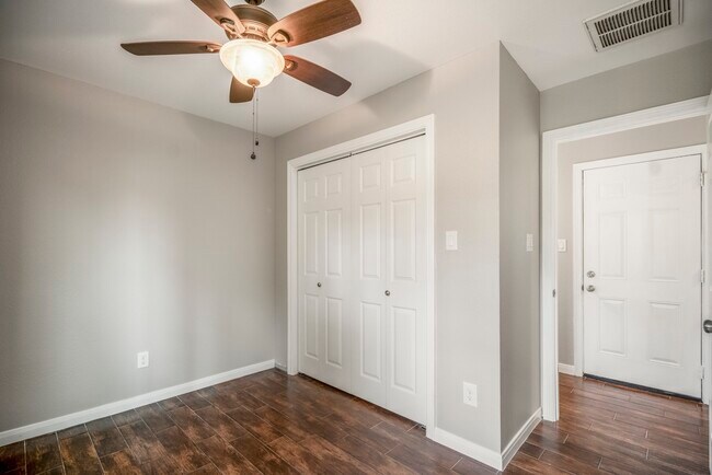 Building Photo - 628 Foster St