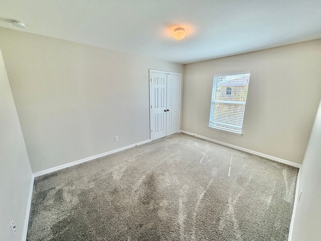 Building Photo - 4 Bed, 2 Bath Available Now in NW Cape Coral