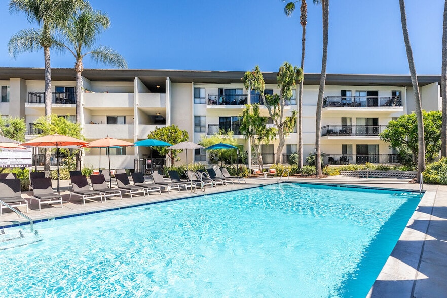 Building Photo - Plaza at Sherman Oaks
