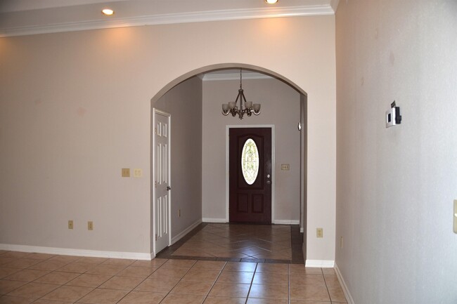 Building Photo - 225 Saddle Blanket