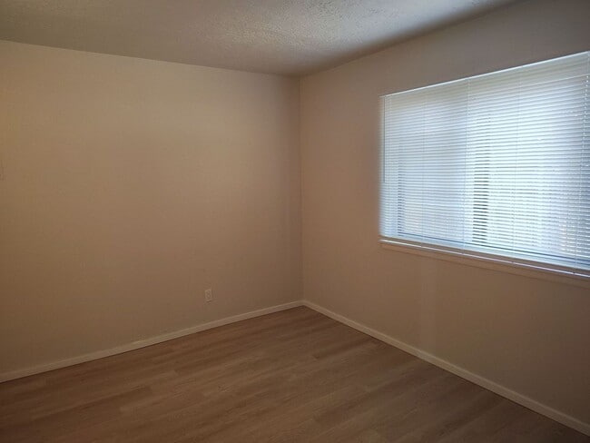 Building Photo - COMING SOON Newly Remodled -2BR Unit with Fenced back yard