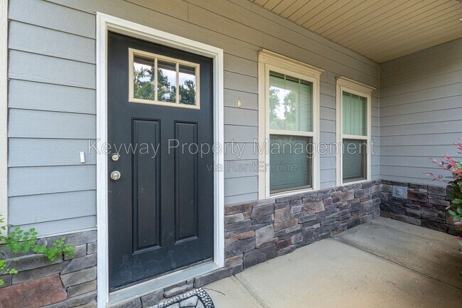 Building Photo - 215 Ryan Ln