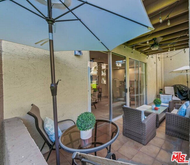 Building Photo - 78155 Cabrillo Ln