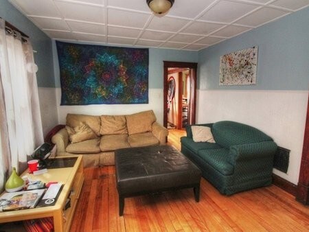 Building Photo - 374 North St