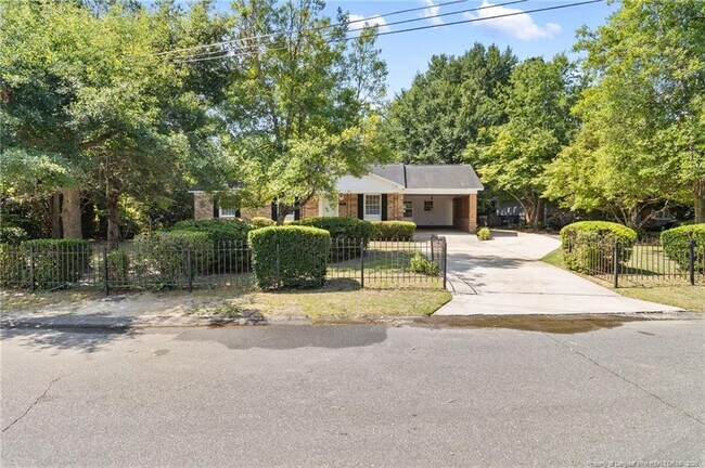 Building Photo - 309 Kenwood Dr