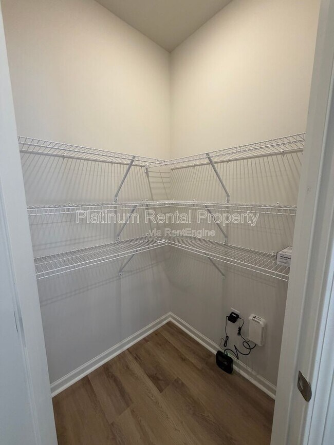 Building Photo - 42 Rustin Rdg