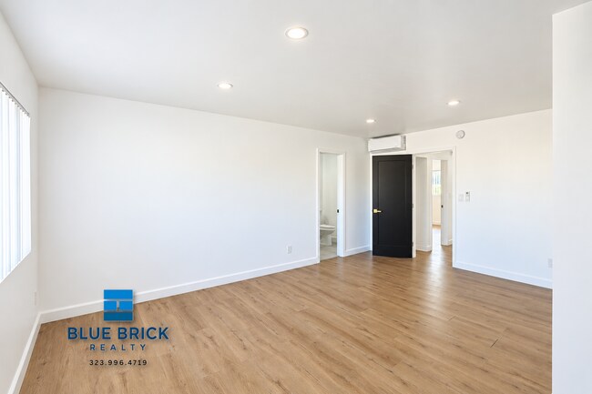 Building Photo - 11731 Kittridge St