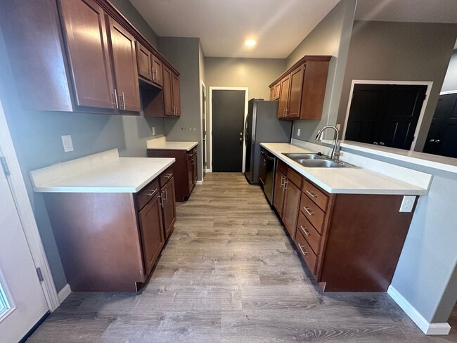 Building Photo - Beautiful 4-Bedroom; 2 bath Home for Rent Near Lake Shawnee