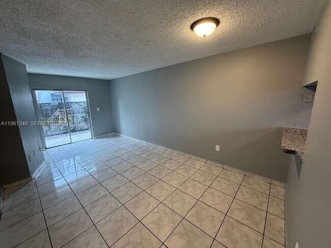 Building Photo - 2721 NW 23rd Ct