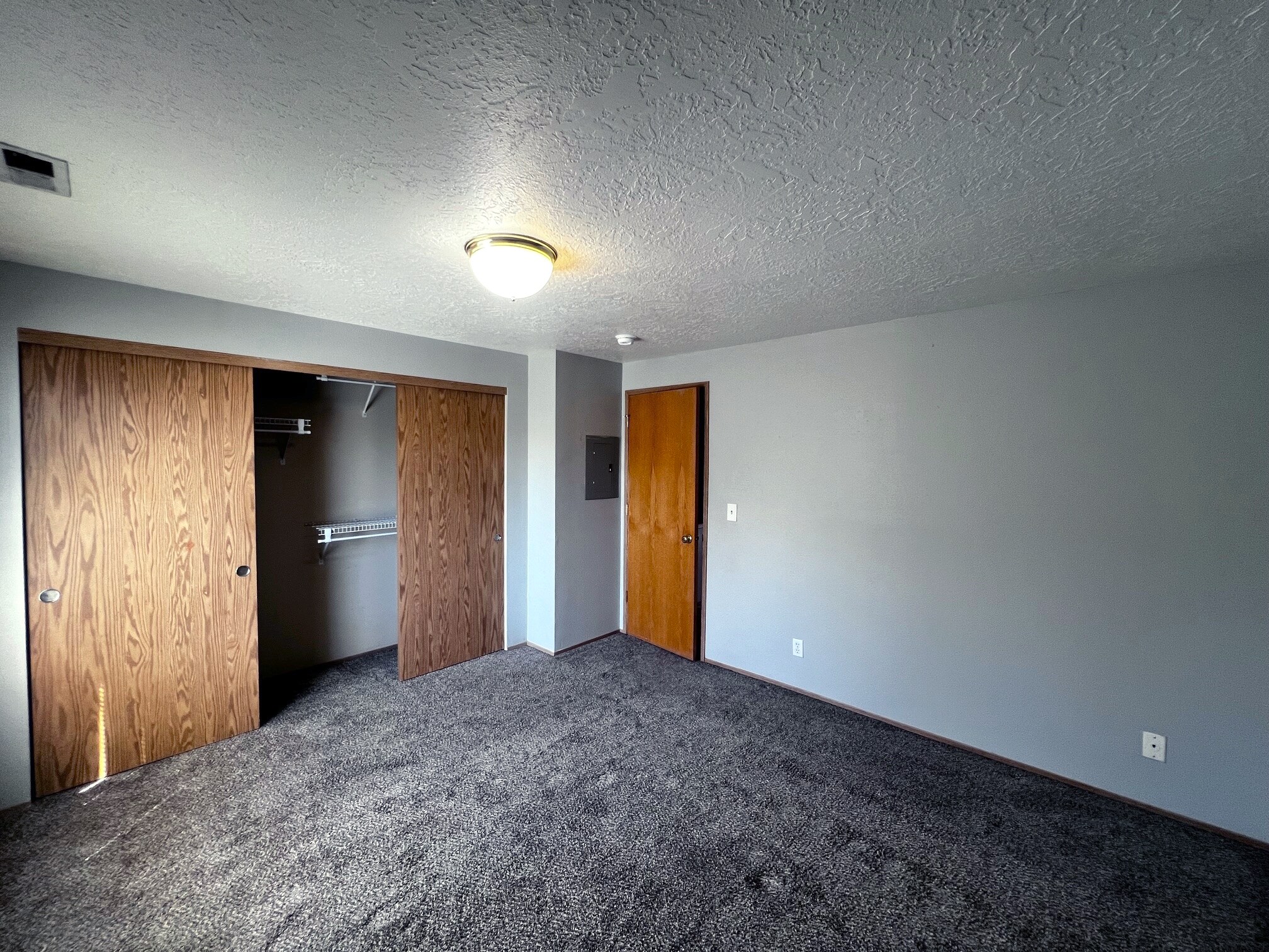 Building Photo - 4000 NE 109th Ave