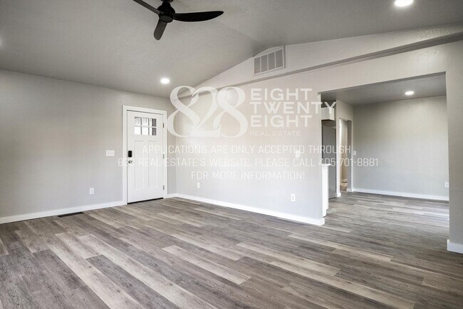 Building Photo - *COMING 7/9/2026!*  Beautiful 3 Bed/2 Bath Duplex Less Than 1 Mile from Campus!