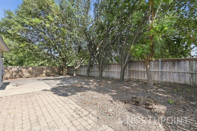Building Photo - 4BR/2BA | Newly Renovated Single Family Home | 1-Car Garage Parking | In Dallas!