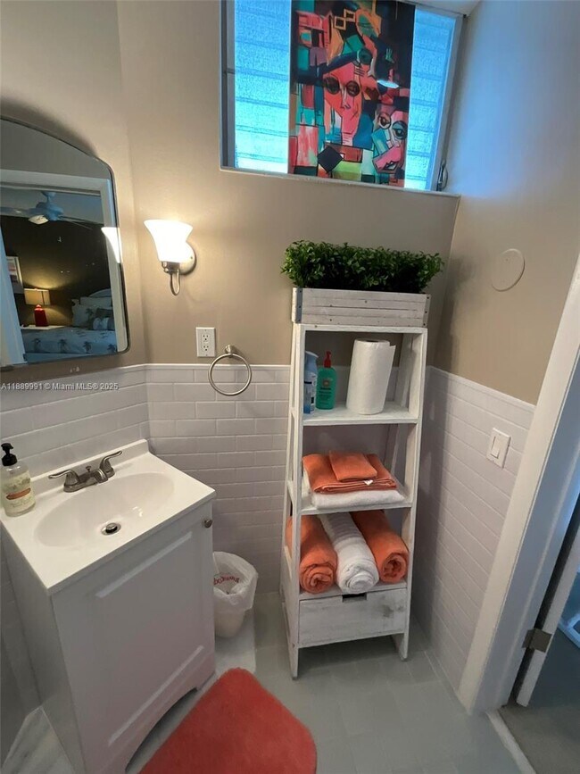 Building Photo - 10210 Collins Ave