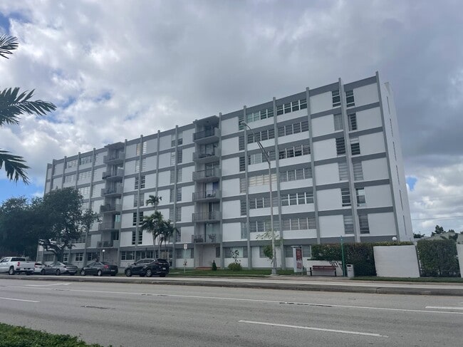 Primary Photo - 1400 SW 27th Ave