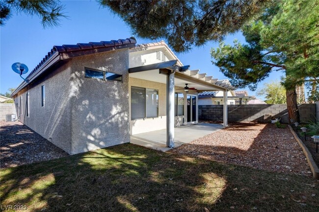 Building Photo - 7865 Blue Charm Ave