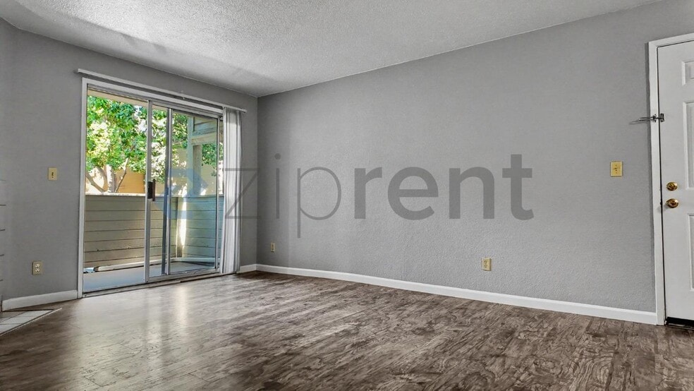 Building Photo - Unit 164