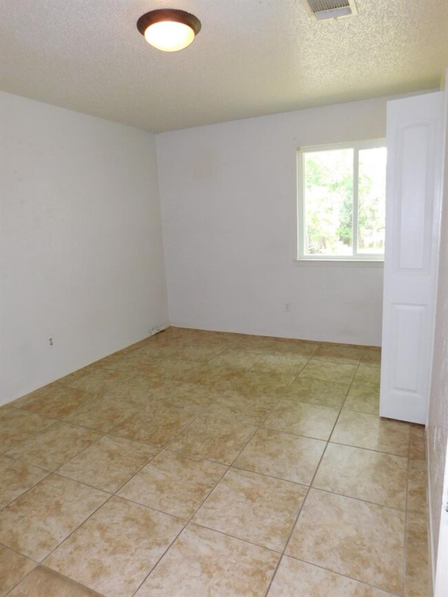 Building Photo - 7800 Brodie Ln