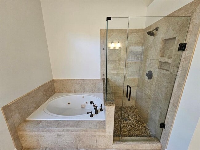 Building Photo - 11640 Vista Forest Dr