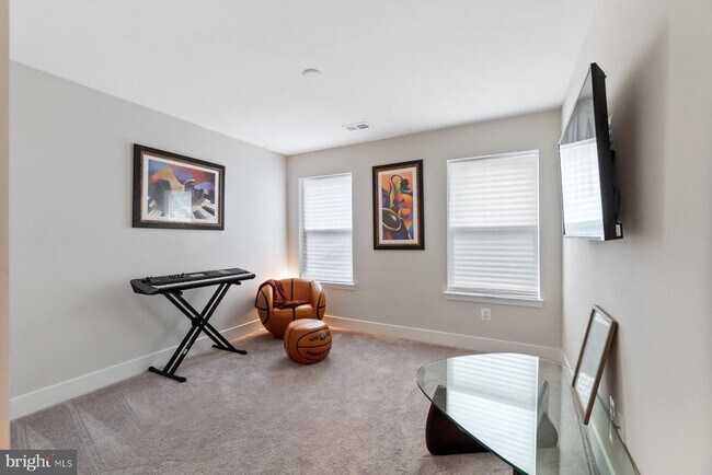 Building Photo - 4378 Shakespeare Cir