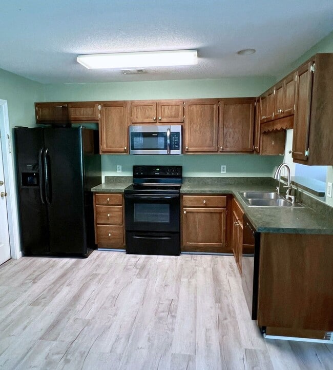 Building Photo - Spacious 4-Bedroom Home with Loft & Flex r...