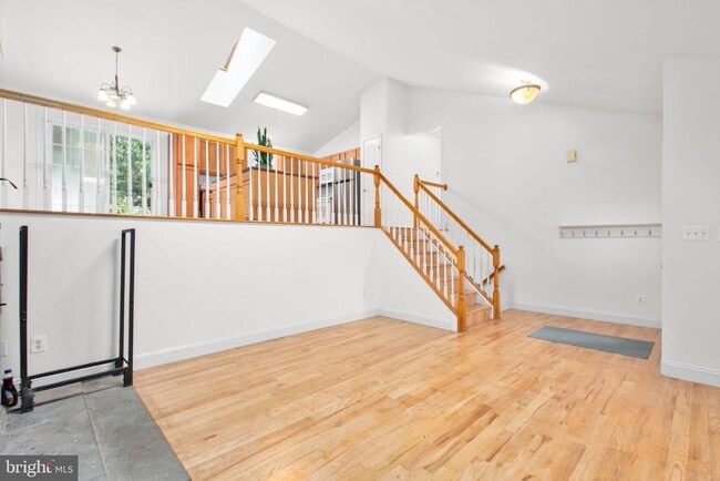 Building Photo - 53 Bloomington Ln