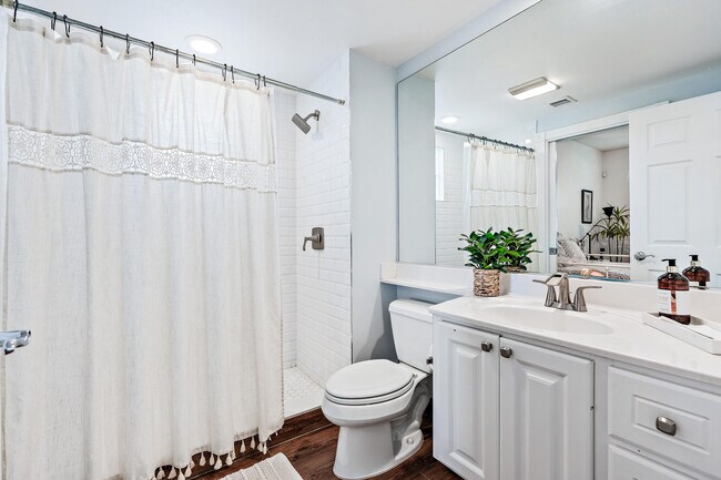 Building Photo - 116 Caravelle Dr