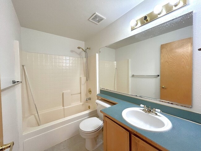 Building Photo - 3 bedroom Rambler in Browns point